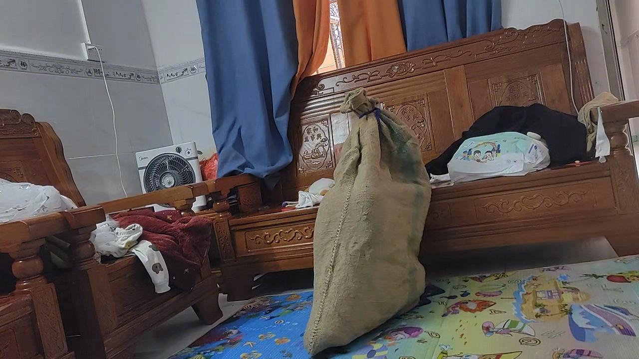 闺蜜——丝袜全包装进麻袋 闺蜜——丝袜全包装进麻袋