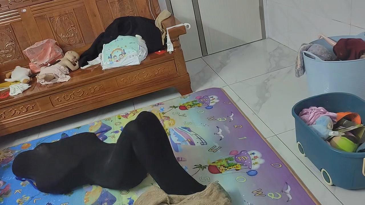 闺蜜——丝袜全包装进麻袋 闺蜜——丝袜全包装进麻袋