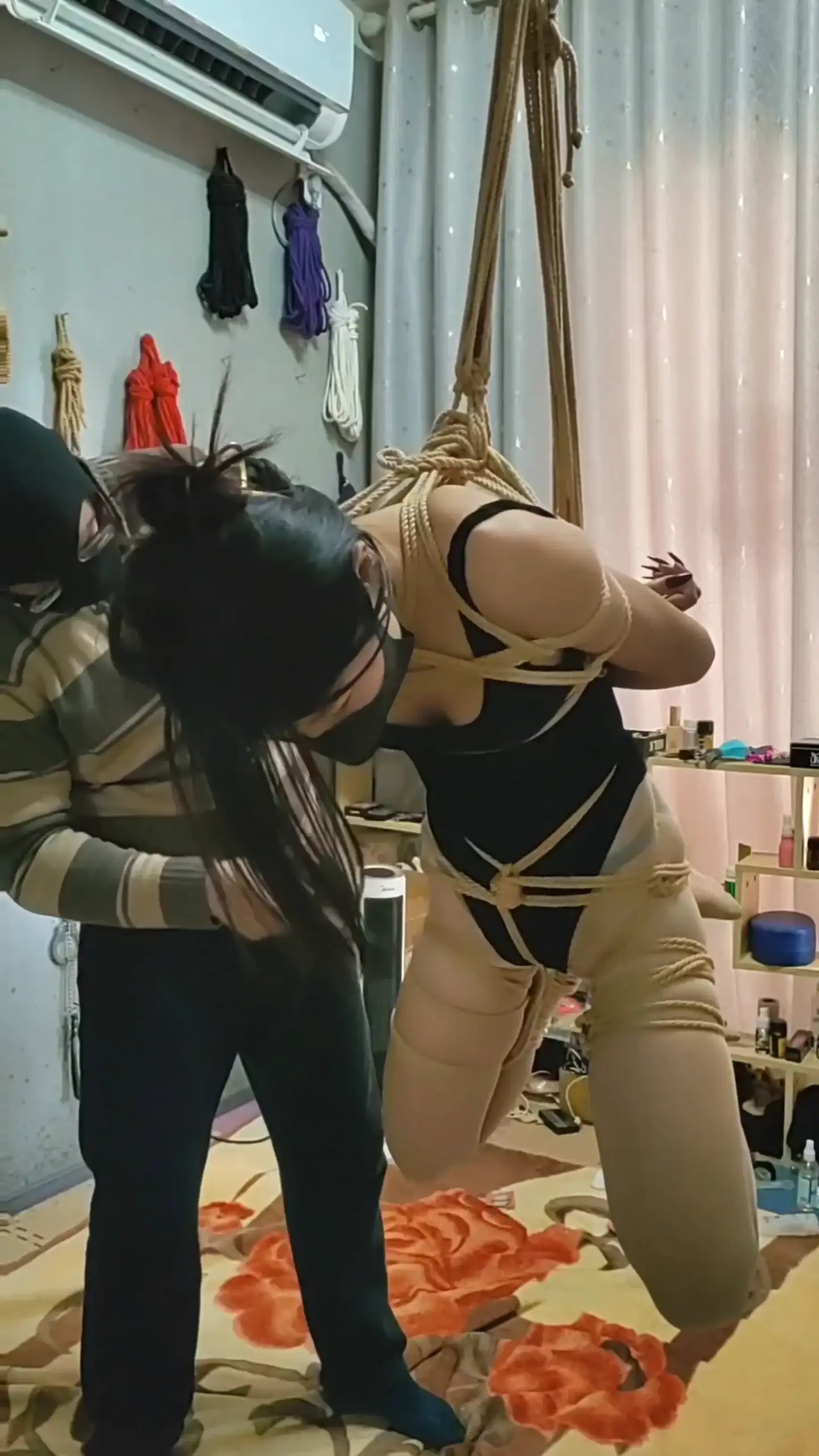 新模特小美!专业车模,敏感身材! 新模特小美!专业车模,敏感身材!