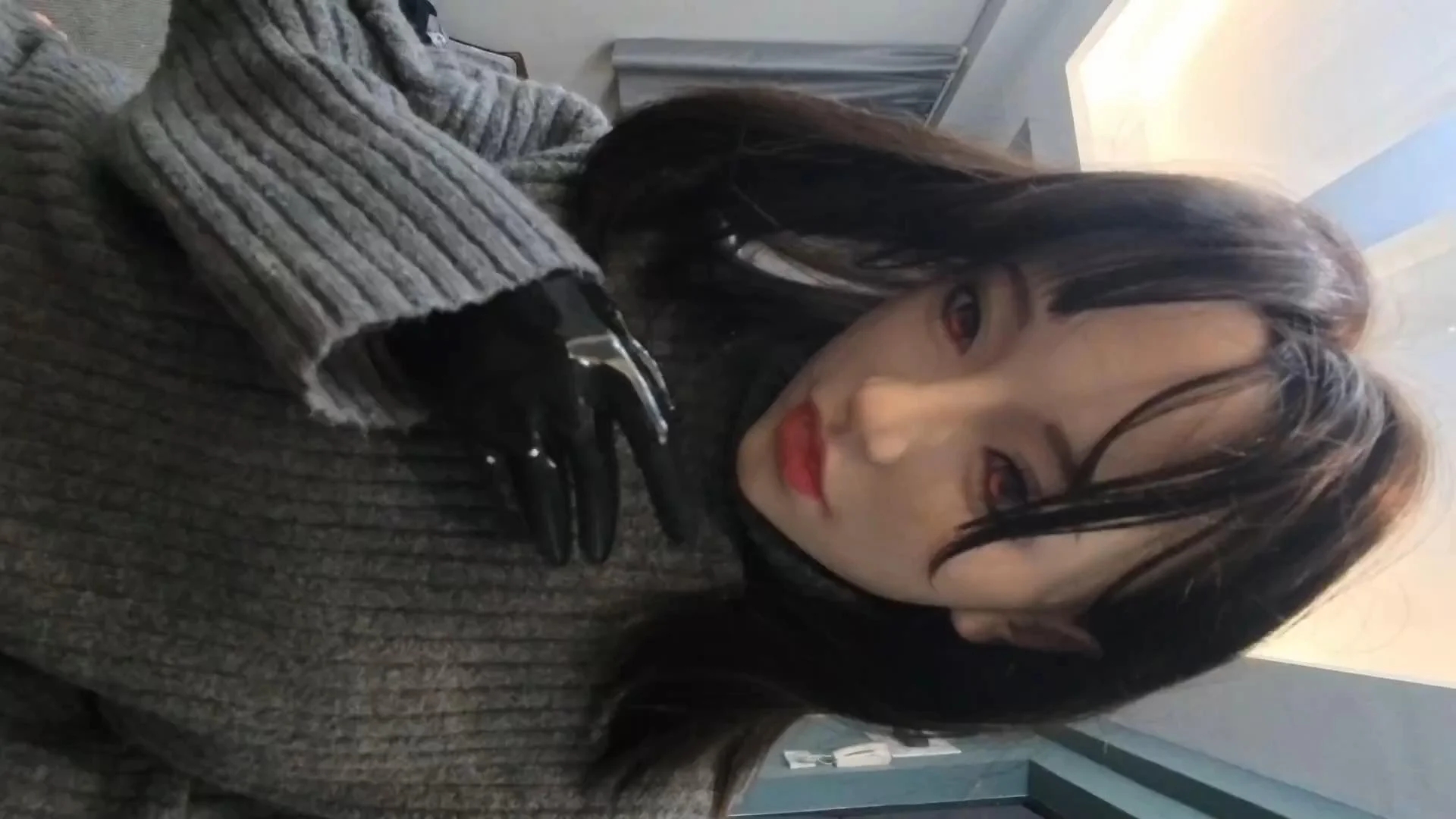 【闪闪工作室】-室外与室内-穿高领毛衣的面具女-出差前和出差中的探望