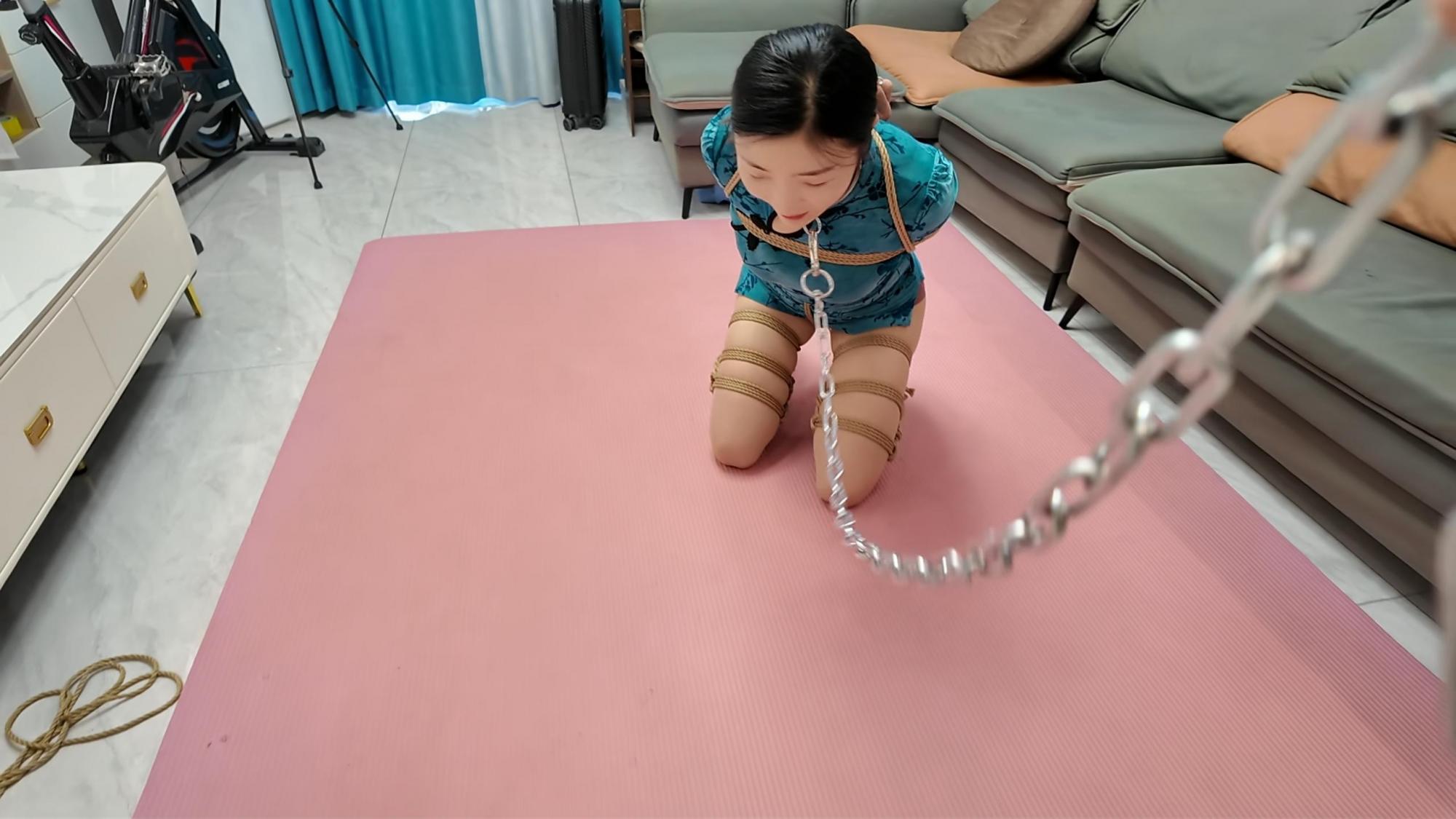 佳佳后手观音M腿展示