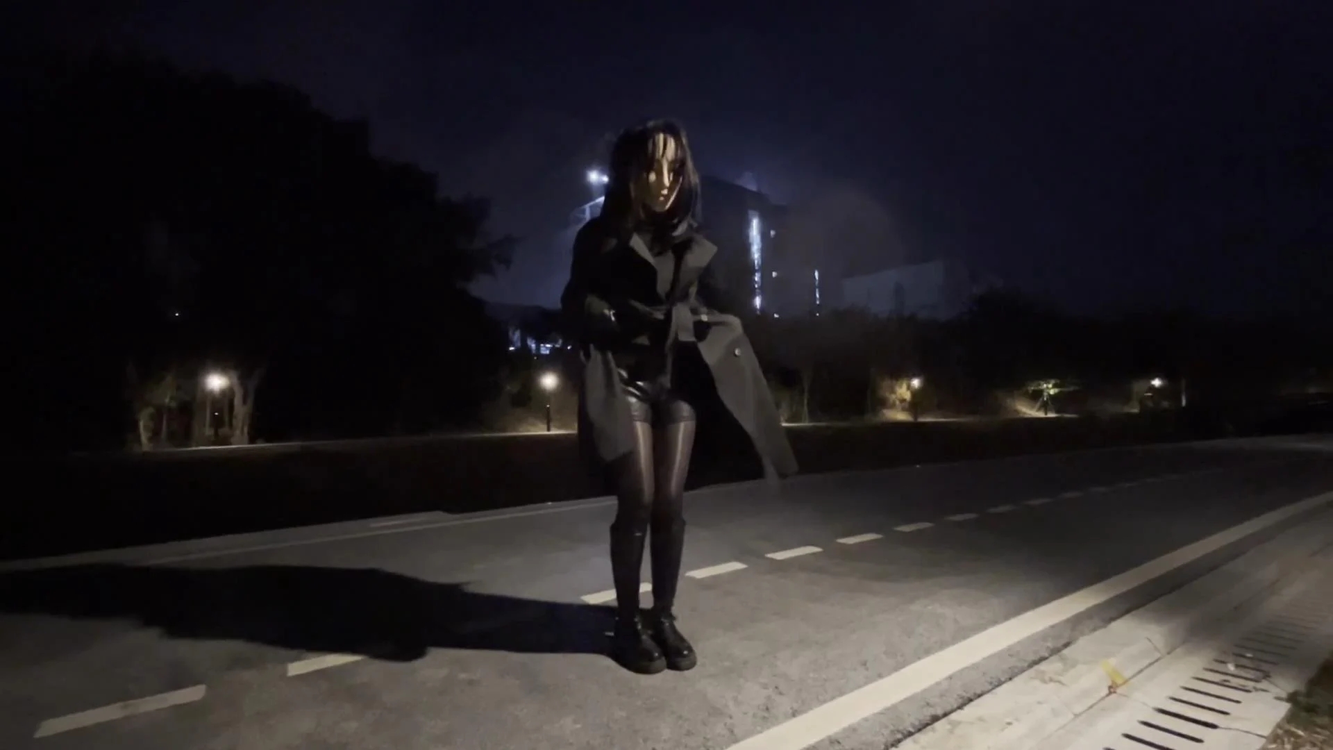 【闪闪工作室】-室外与室内-穿高领毛衣的面具女-出差前和出差中的探望