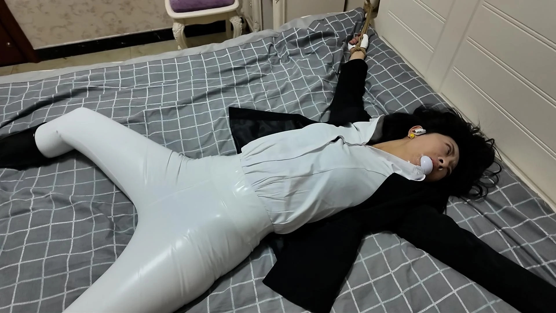 枫叶工作室原创定拍剧情片—《噩梦缠身》女调查员陷入无法醒来的噩梦