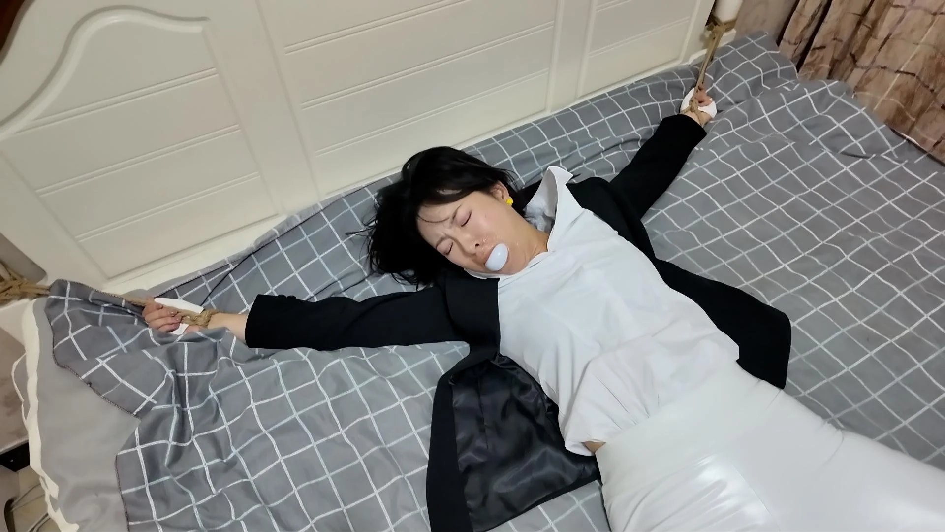 枫叶工作室原创定拍剧情片—《噩梦缠身》女调查员陷入无法醒来的噩梦