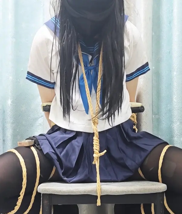 把小M捆在椅子上【找小M练手】