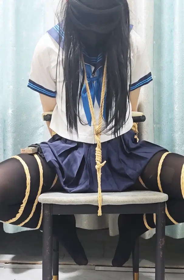 把小M捆在椅子上【找小M练手】