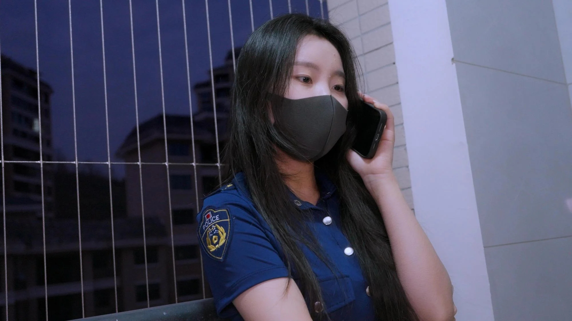 【悠米定拍】《欲望都市3》女侦探陷入陷阱被迷烟迷晕，J控夜视视角，躺在床上被这么玩弄，等女侦探醒后戴上项圈牵引，口球换成口塞，最后被关在衣柜吊起来，喊破嗓子也没用……