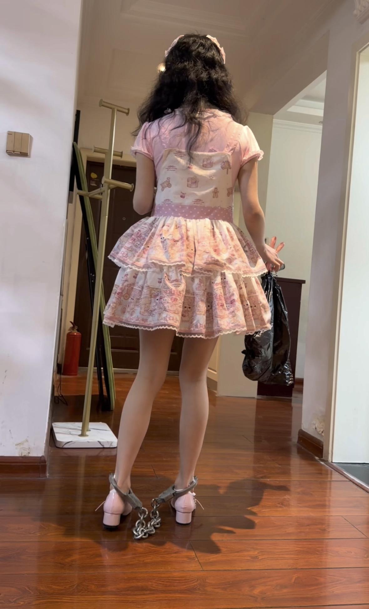 白丝Lolita女孩的镣铐日常