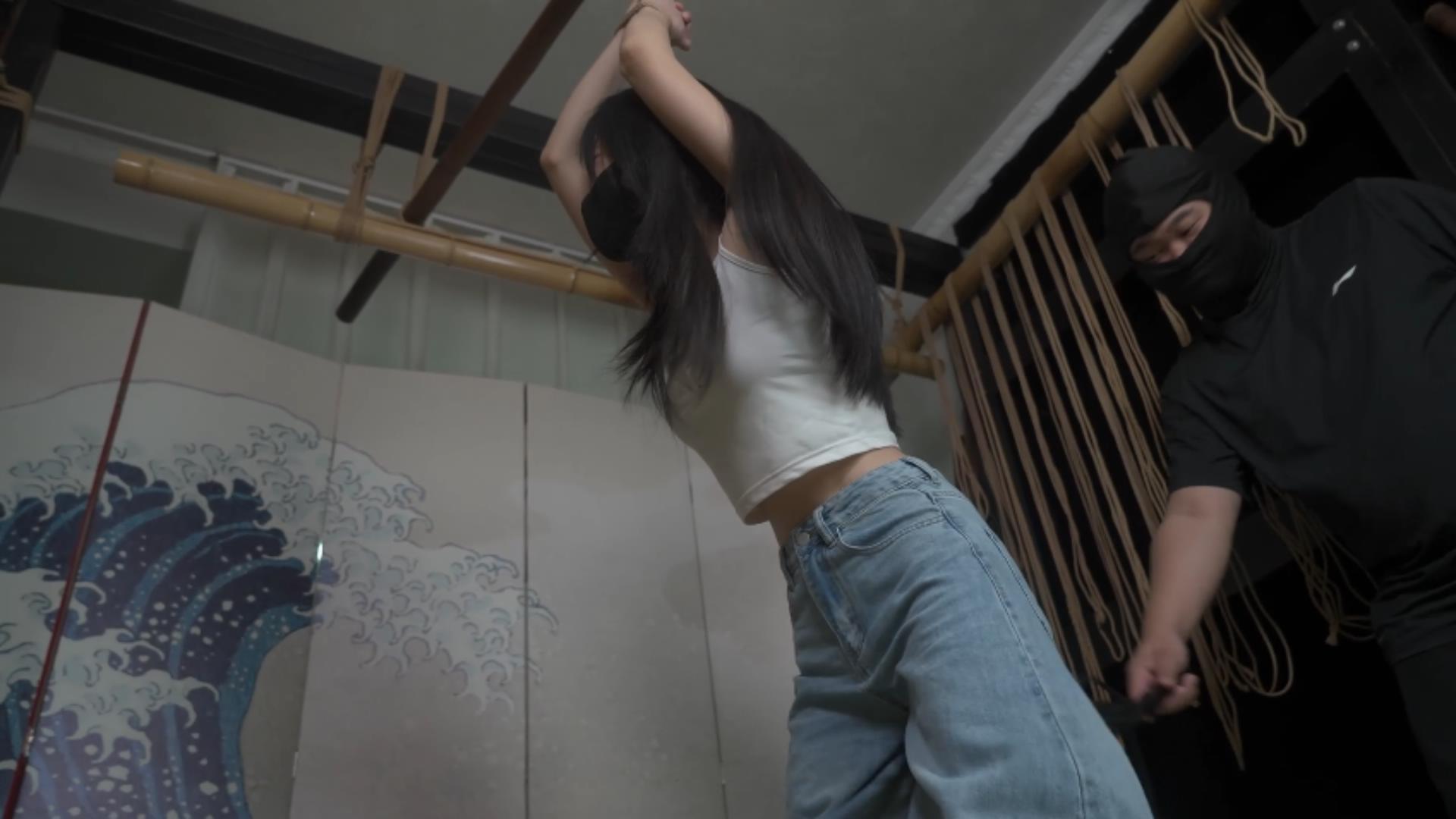 象人定拍-嗷嗷-邻家妹妹牛仔裤玩弄，爽玩！