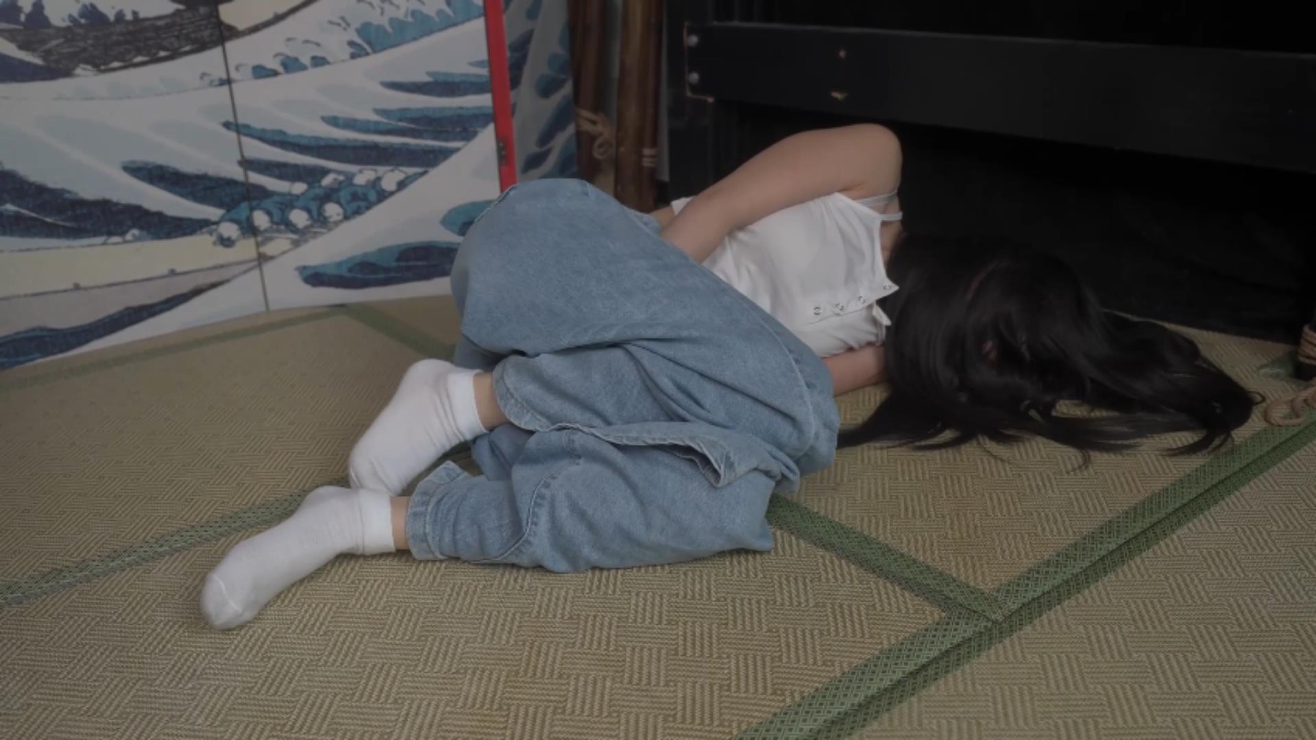 象人定拍-嗷嗷-邻家妹妹牛仔裤玩弄，爽玩！