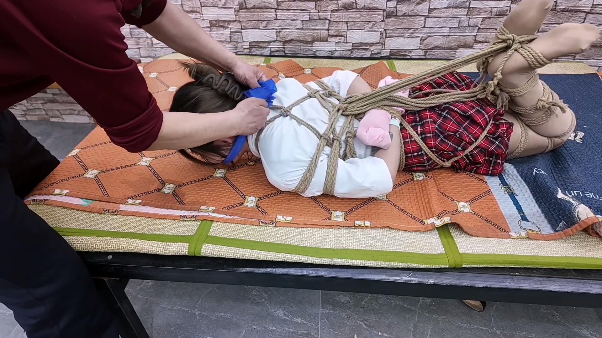希希脱缚抢金条