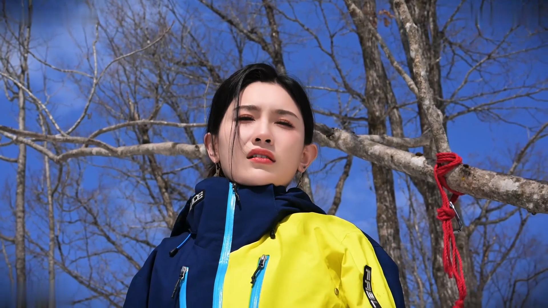 丽柜美束 滑雪女郎的致命裸缚