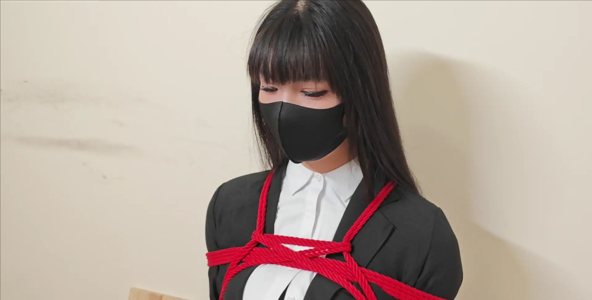 【欧金金工作室】【定拍】职业OL日式并腿紧缚+多重道具，驷马固定疯狂扭腰