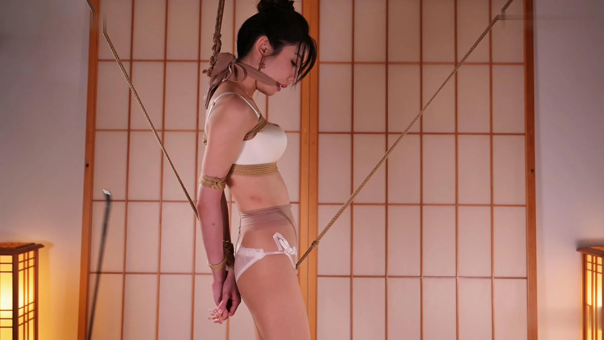 丽柜美束 女职员的悲鸣