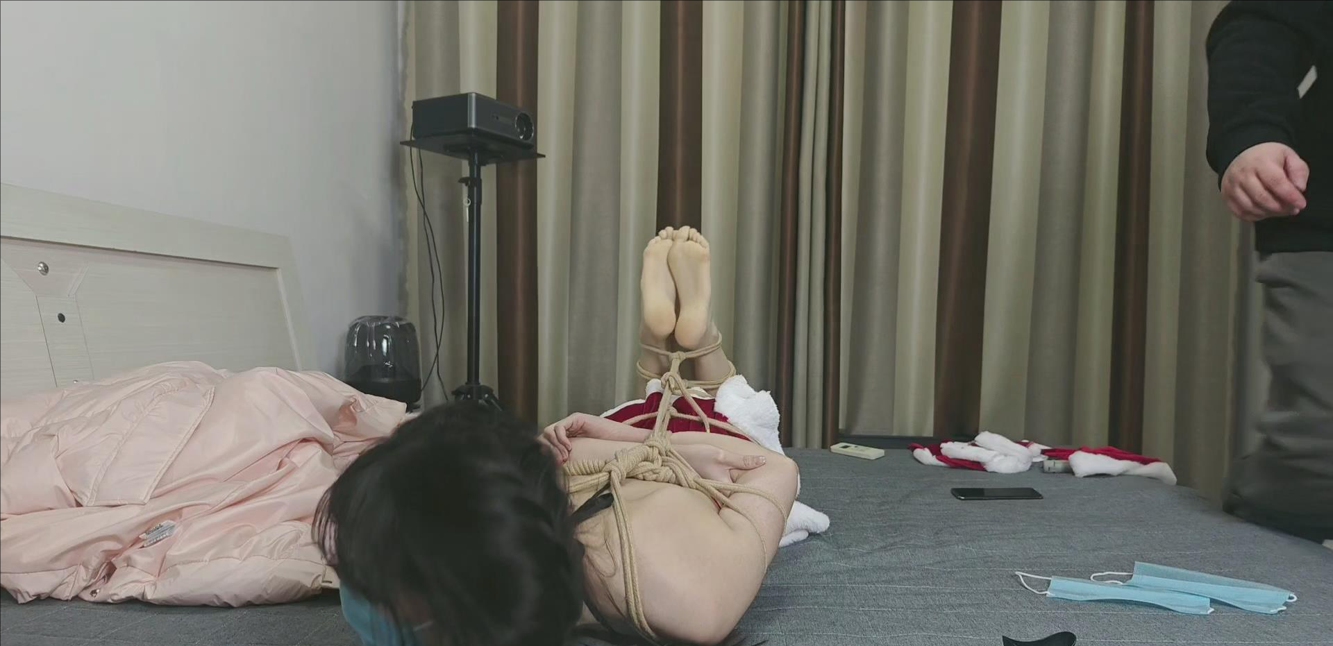 模特桃桃 身材好 眼睛也大 圣诞套装 驷马 放置