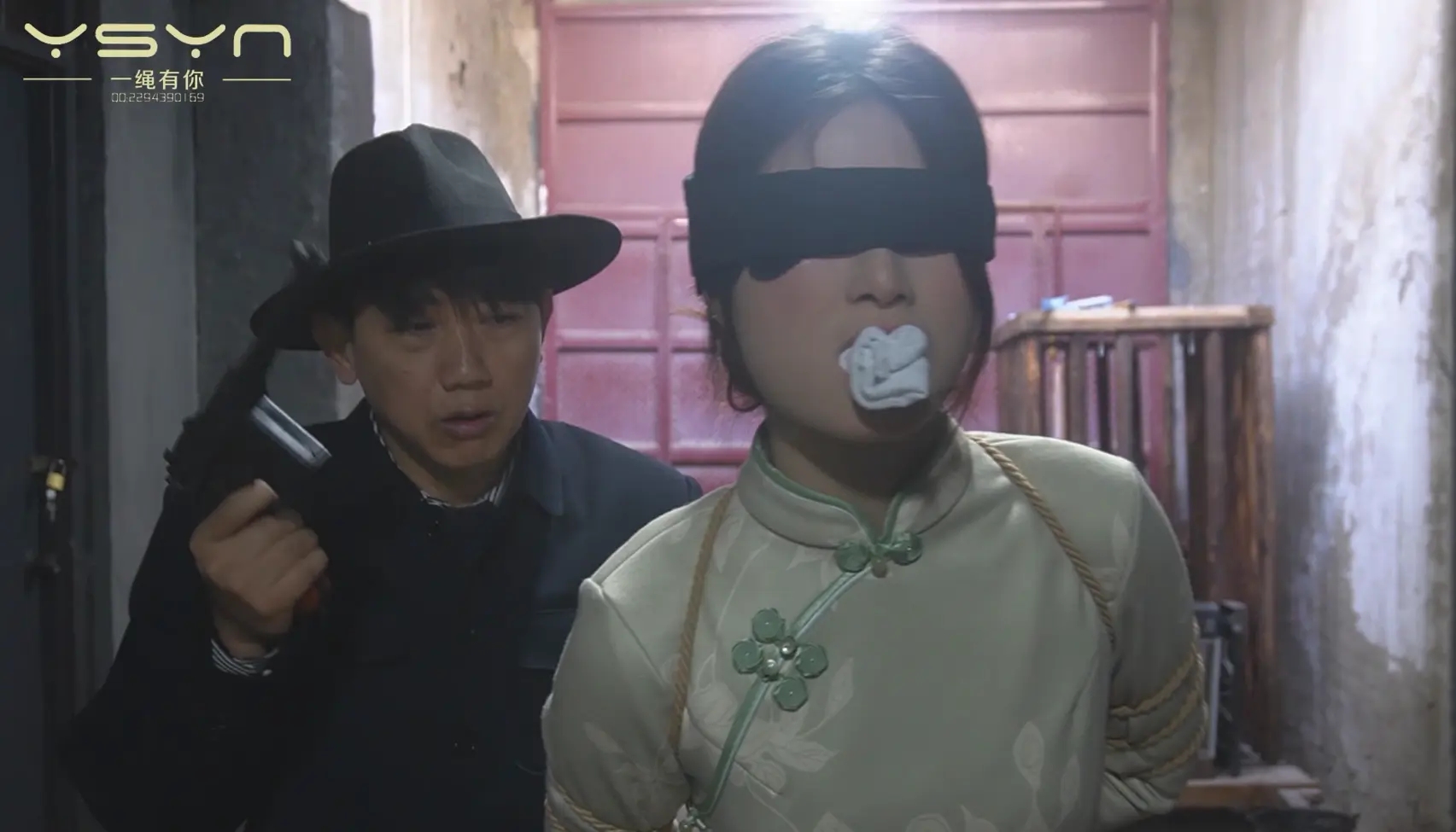 【囚缚歌魂】抢来的女孩被五花大绑朦着眼布押进刑房逼其展示才艺跳舞绑在老虎凳上唱日式单腿吊起歌唱