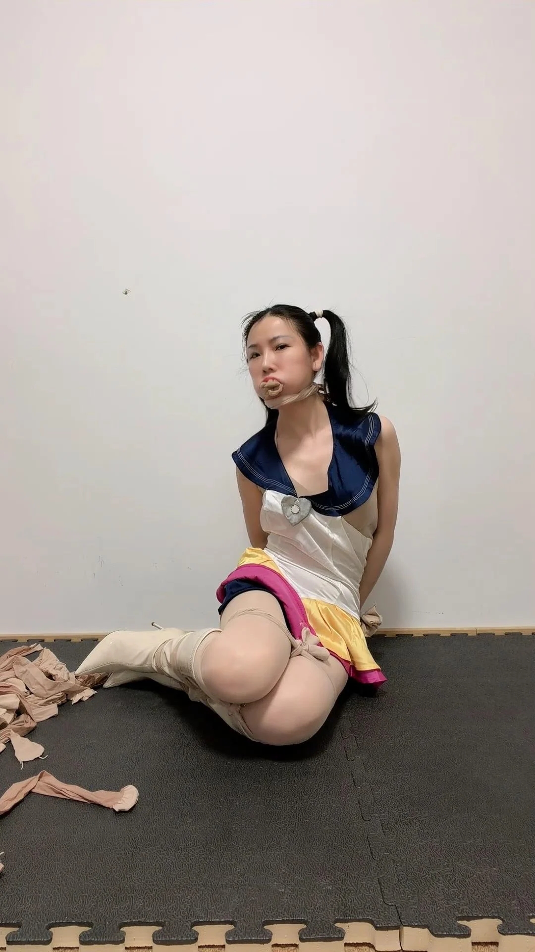柳洋无内美少女战士、丝袜嘟嘴勒嘴、丝袜自缚