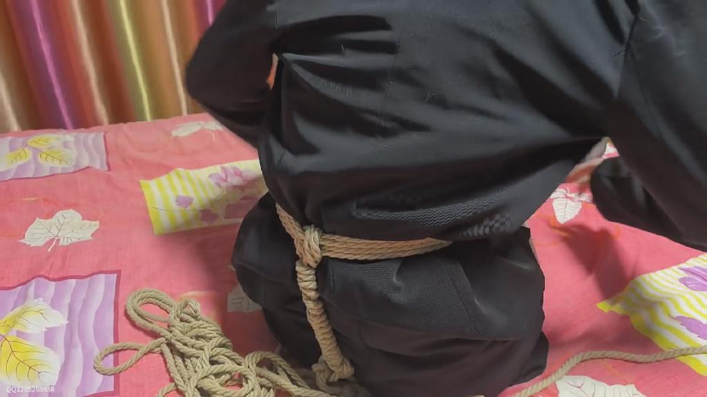 精致米圈定拍-女贼被抓调教