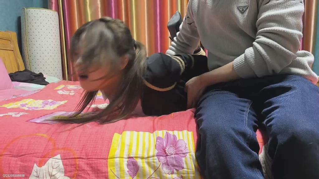 精致米圈定拍-女贼被抓调教