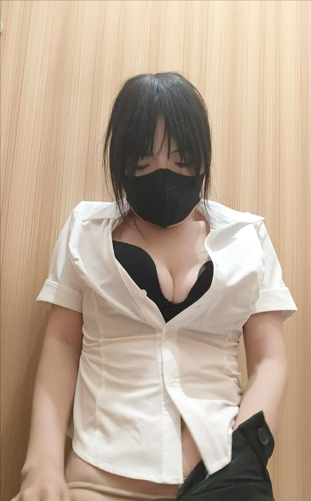 《被命令的女销售 08》 户外调教、商场、奶茶店、调教、高跟鞋、白衬衫、OL、女白领