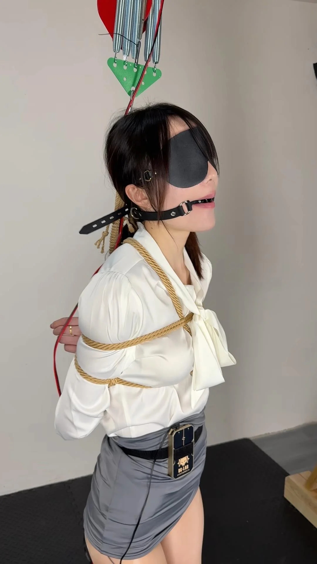 客户定拍《限位电击罚站》