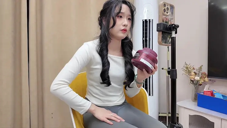 《密语定制》反差御姐与甜妹（相互争斗）