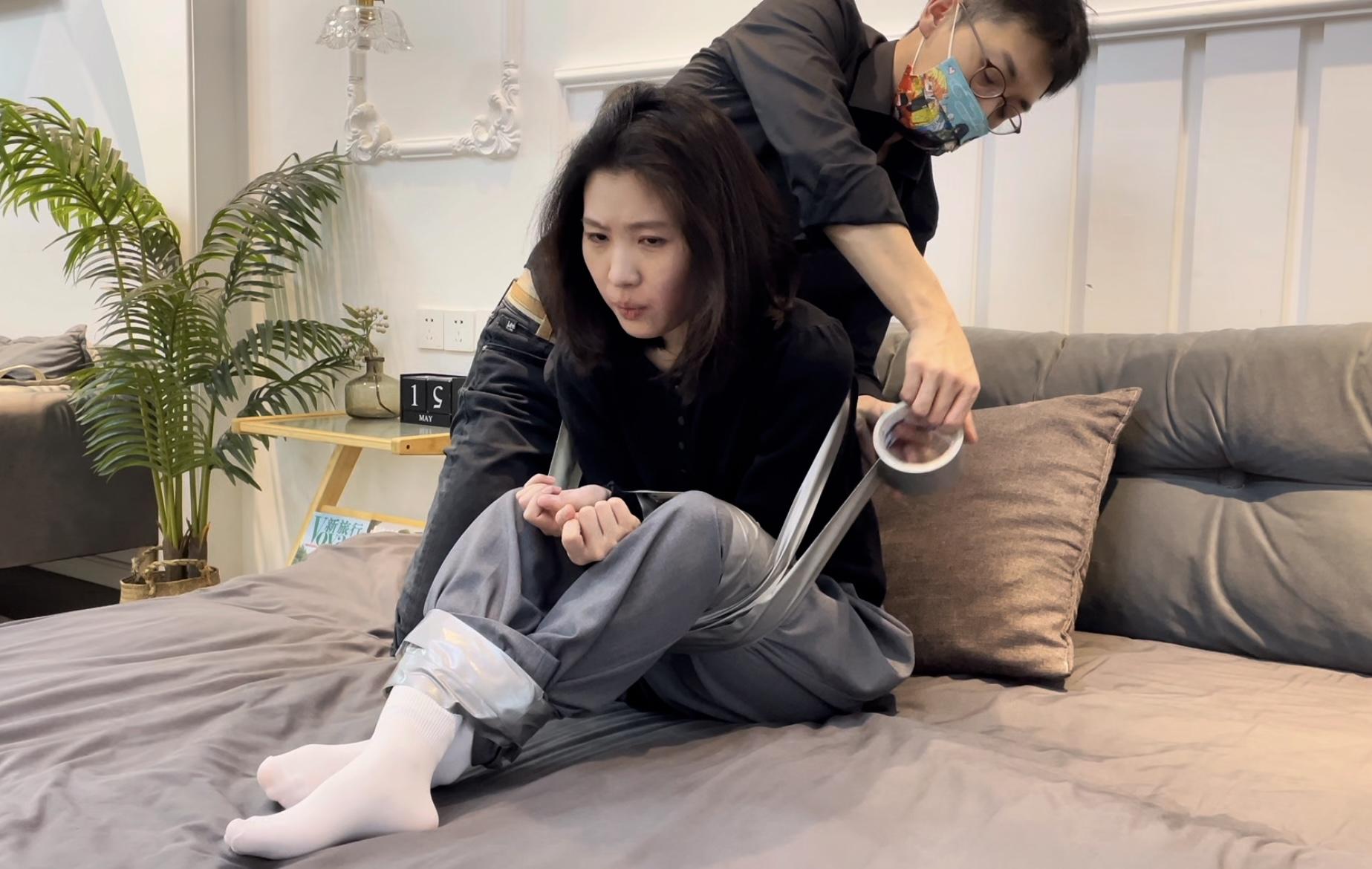【小圆】白袜、驷马、勒嘴+封嘴