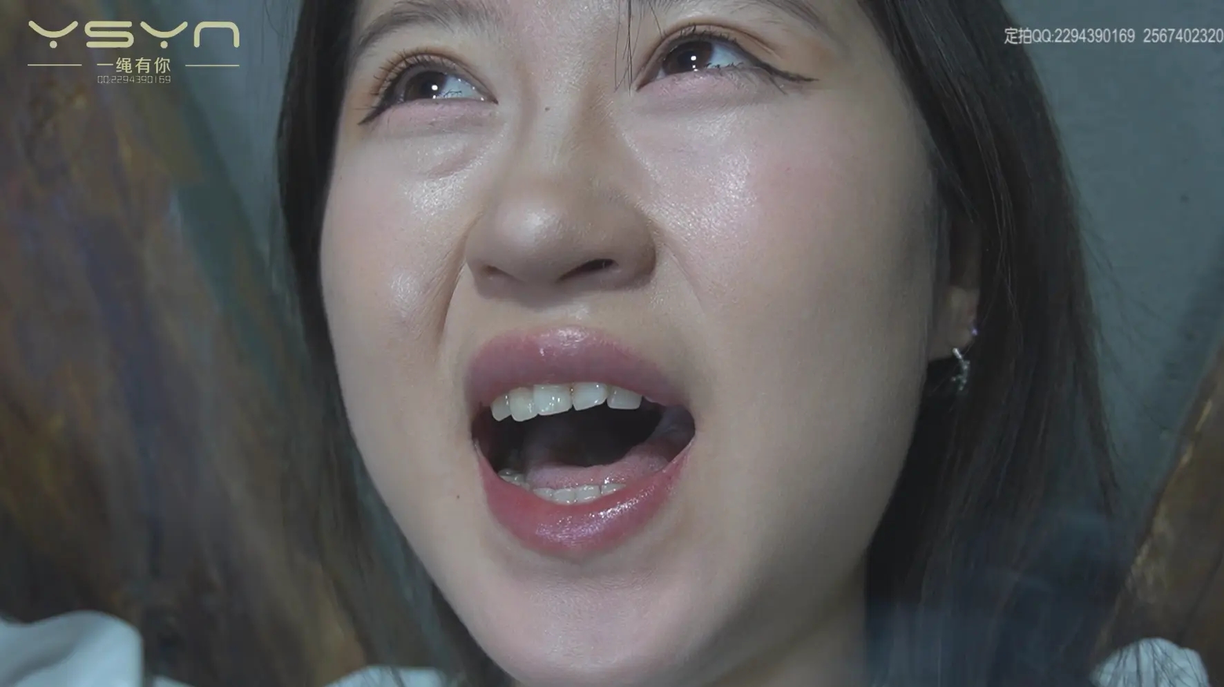 血色断头台之【嫣儿传奇】绑在X架烙铁老虎凳刷子铁钉铁钳板子鞭子重脚镣走绳上断头台