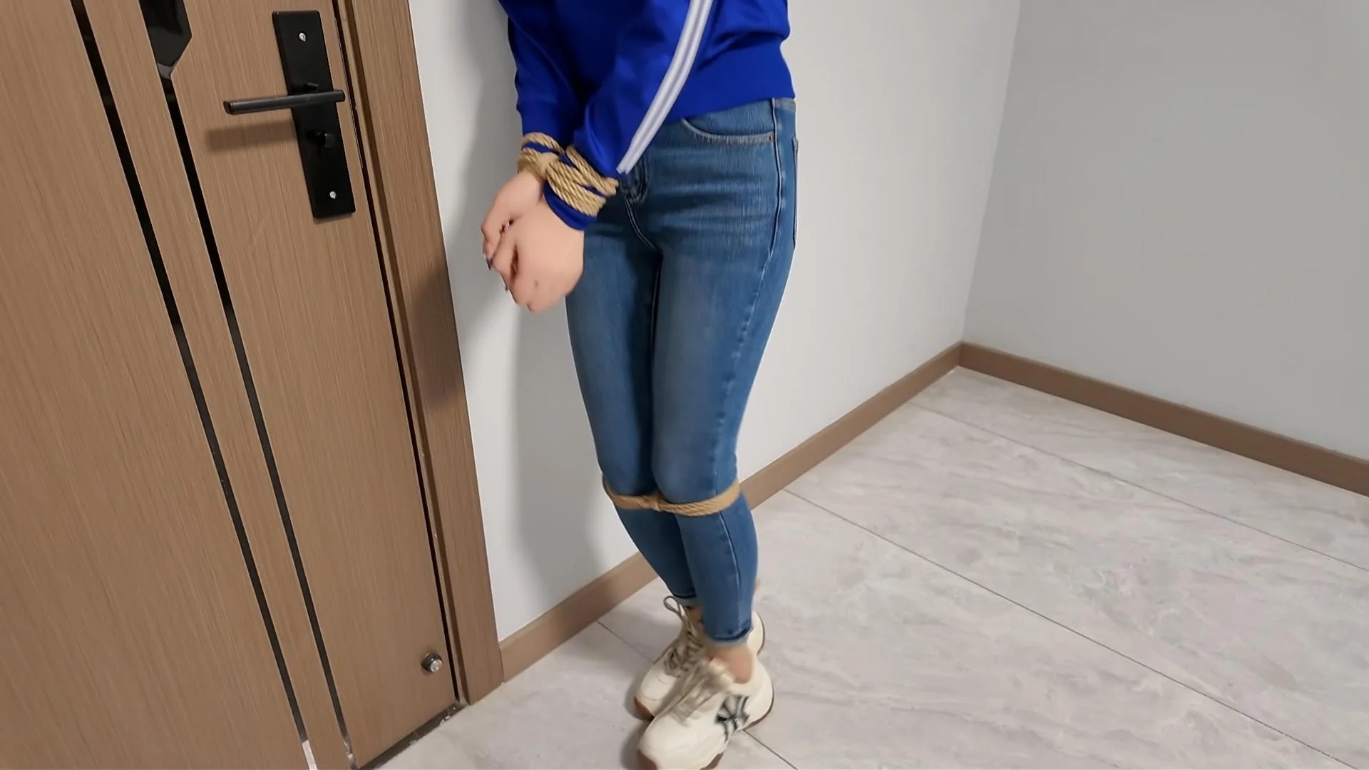 定拍迟到的晓琴