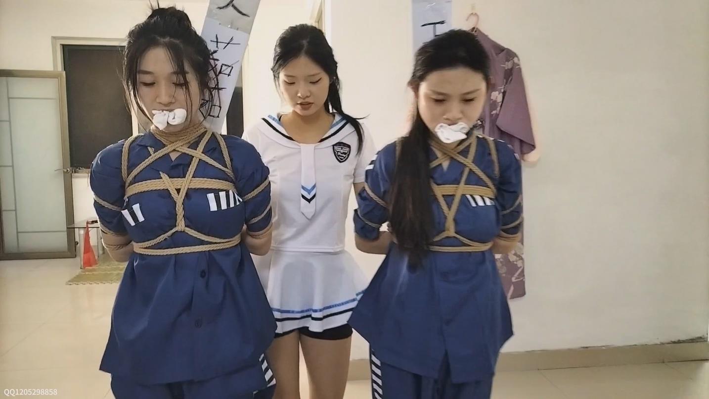 精致定拍《小学妹和女探员》