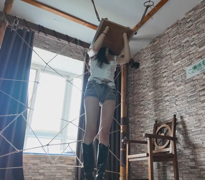 《雅熙慕名到店约绳体验》中