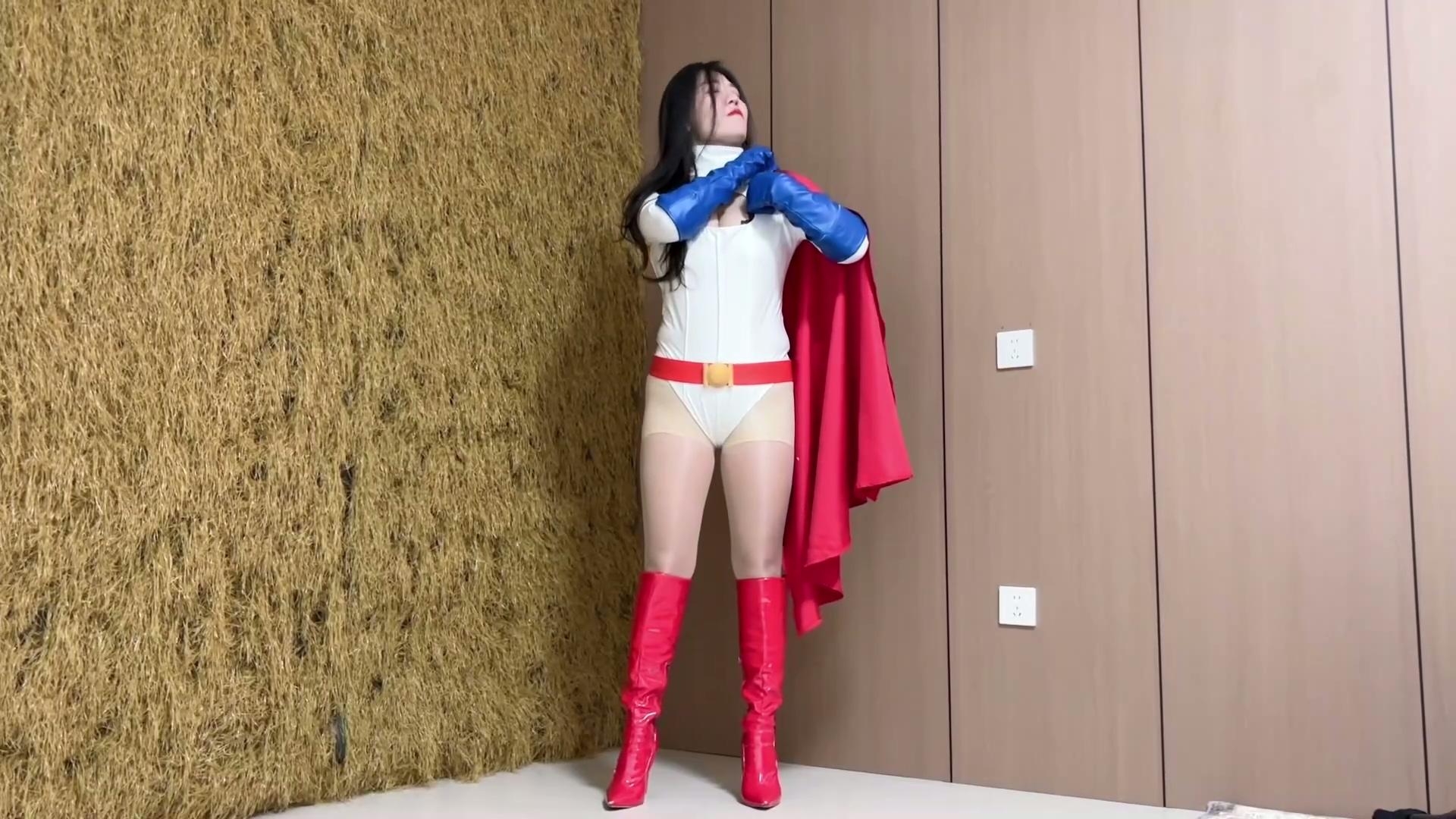 李然 神力女超人(power woman)
