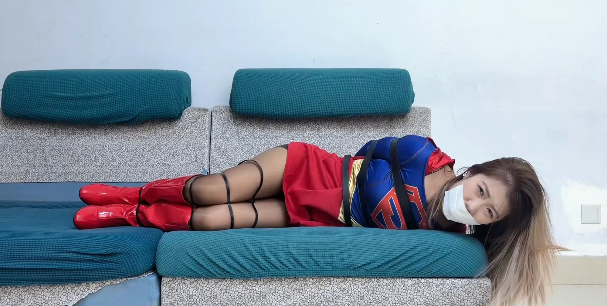 尤物收藏夹·菜菜·女超人失去力量之后