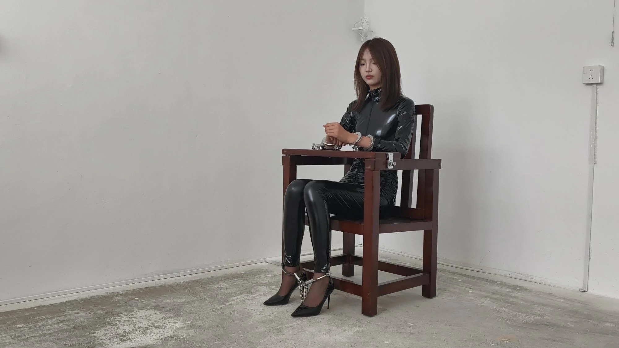 【鑫鑫工作室】正与邪较量（上集）李局接到报告，电竞园区三街出现目标人物，随即安排布控