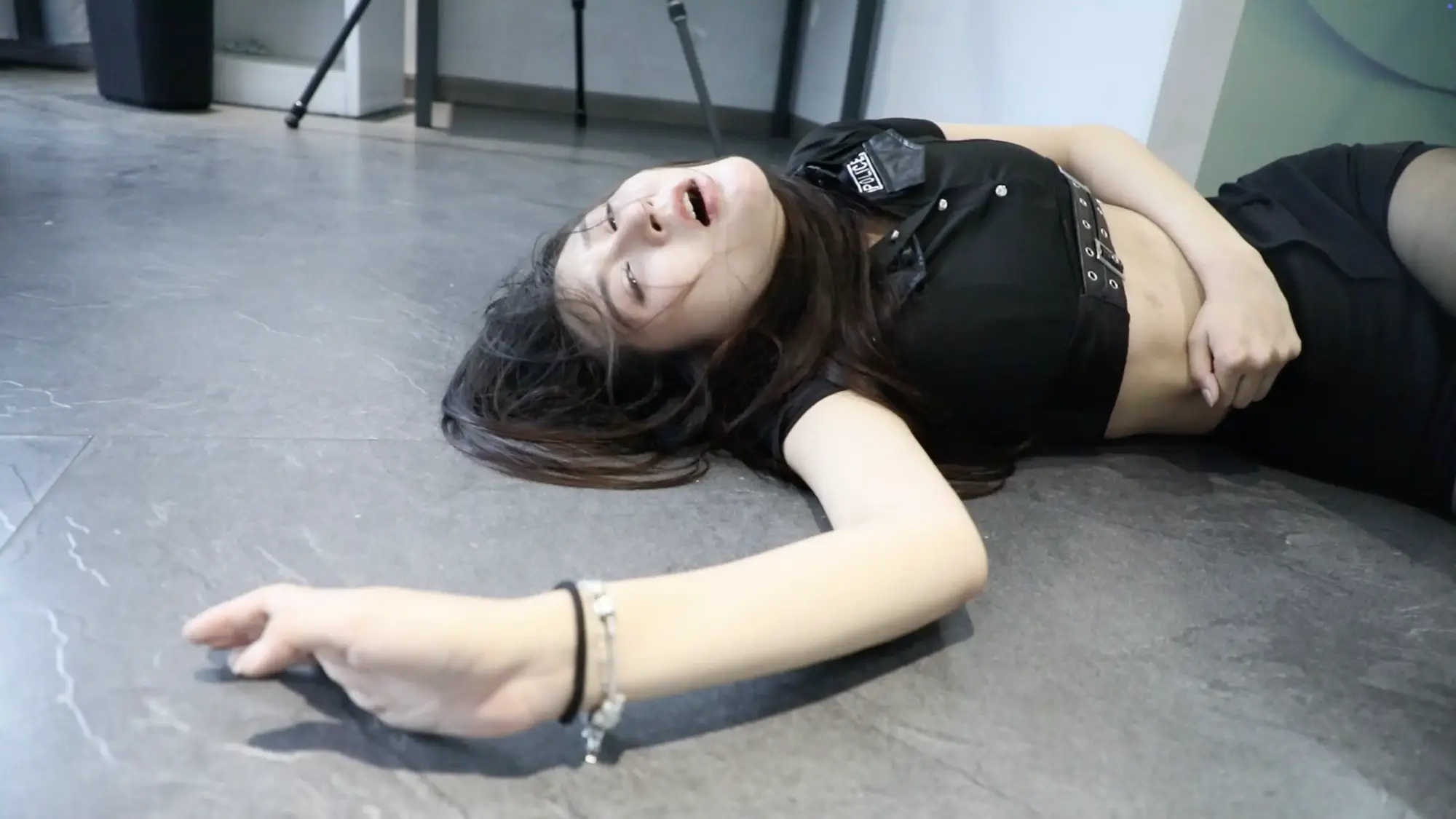 漂亮女人的陨落