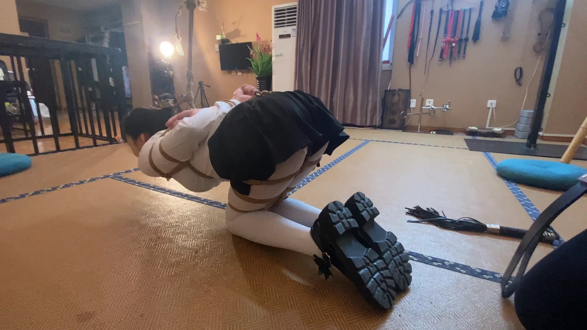 动动制服白丝诱惑 sp 舔舐