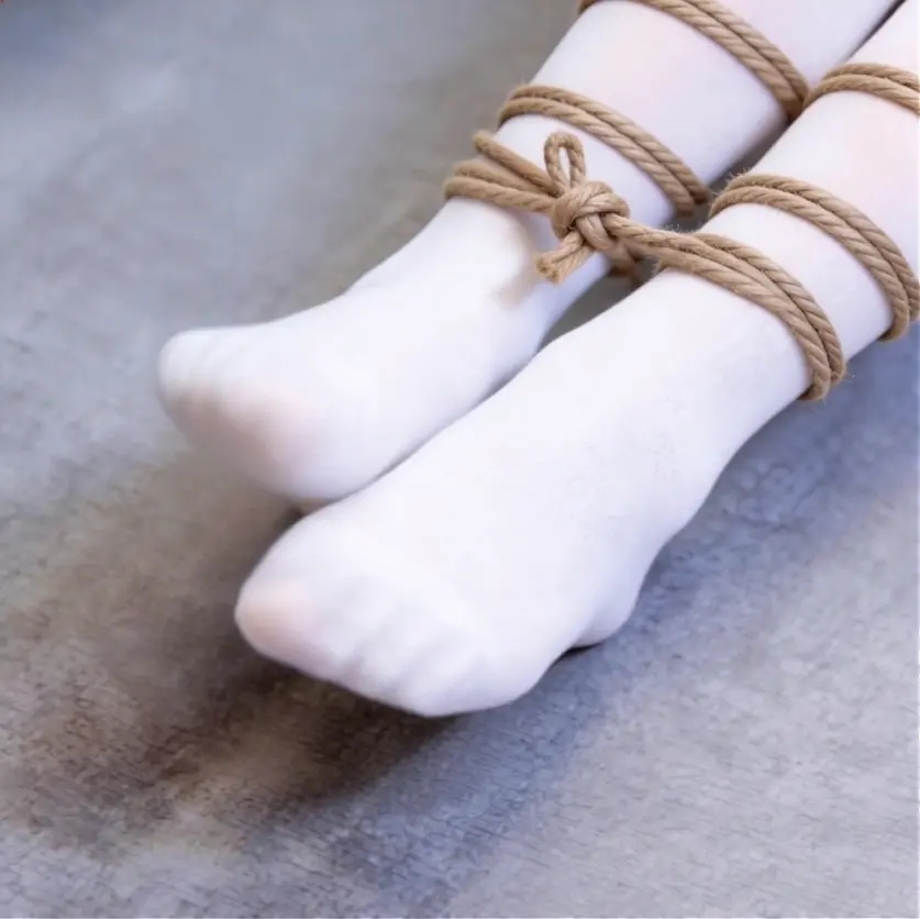 【CK视觉】AIGC作品-美女老师的惩罚-女调女，黑色女老师调教白色女学生，丝袜堵嘴/捆绑/ 第一集