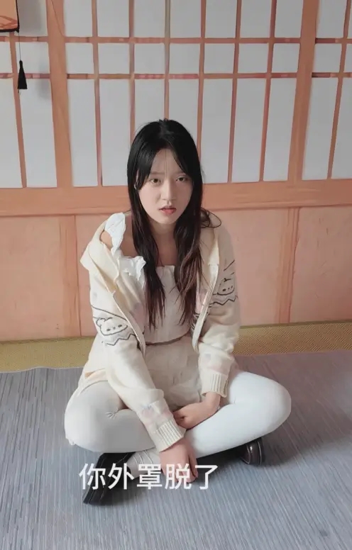 萌新女孩悦悦绳艺逃脱挑战赛