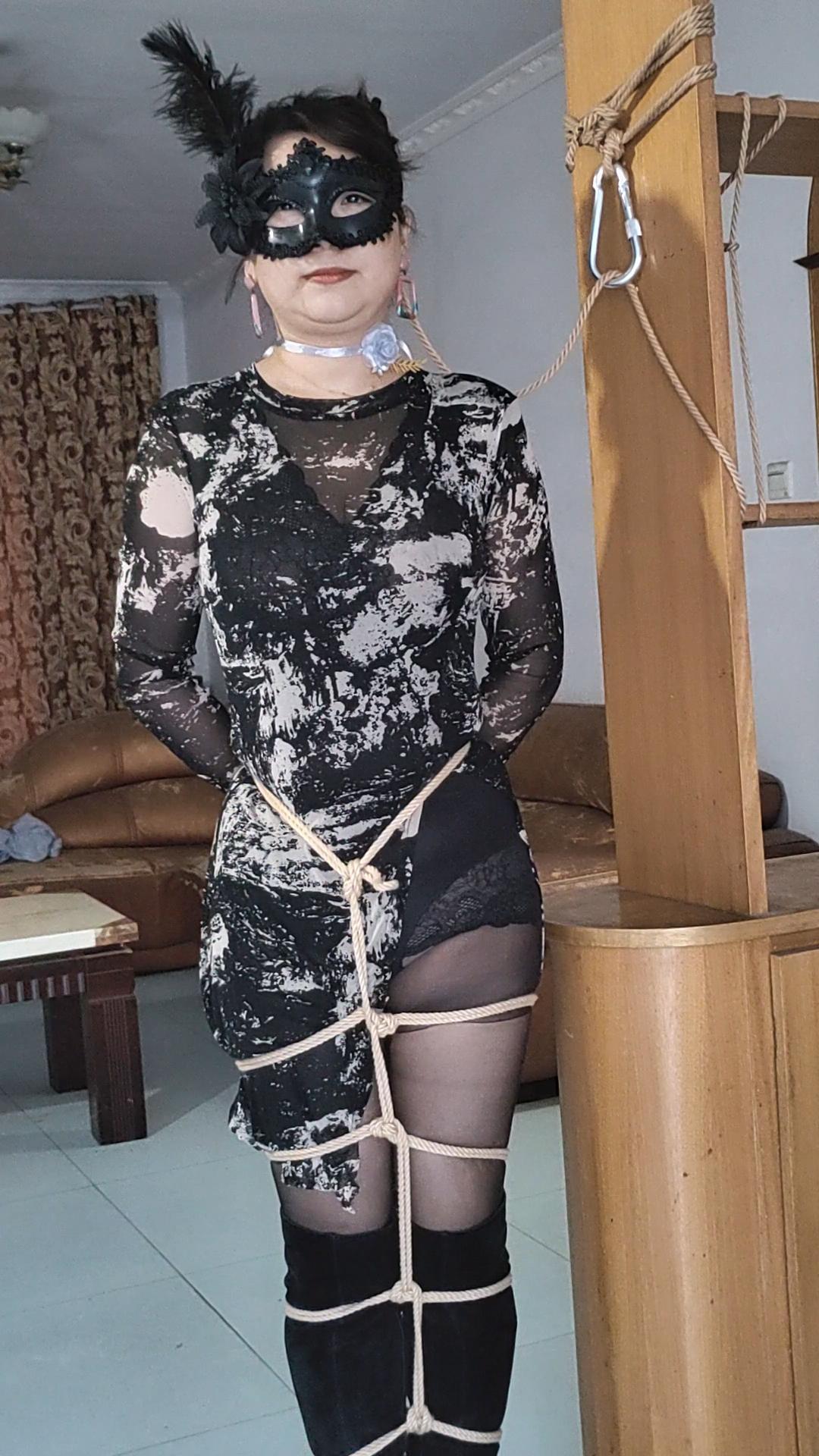 巫巫第一部视频，中年丰满熟女的丰满试镜