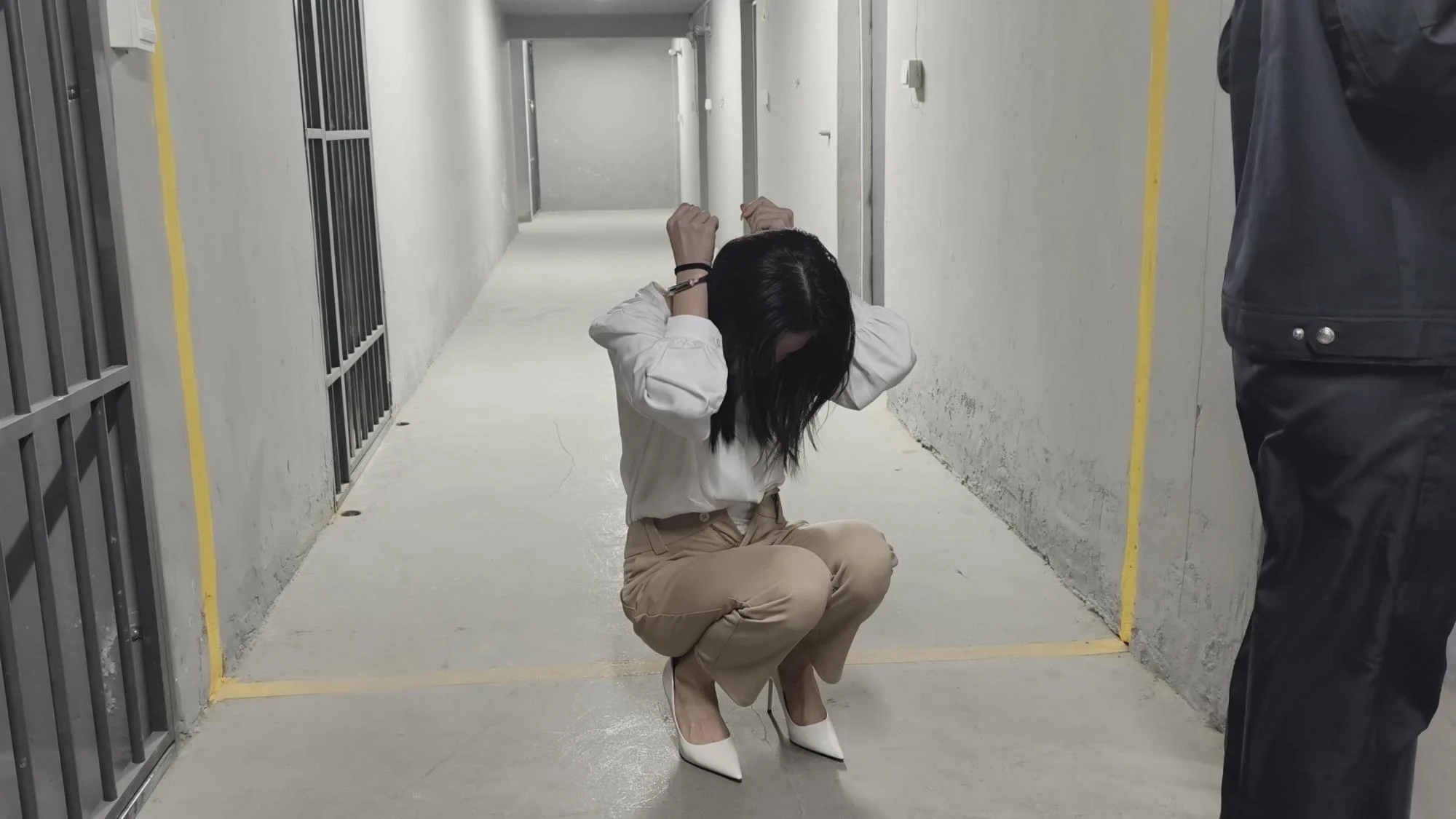 【鑫鑫工作室】落花有恨忧有泪 吴天蓝因同事业绩比她好而同事又抢了她的客户，心生怨恨，便不择手段将其