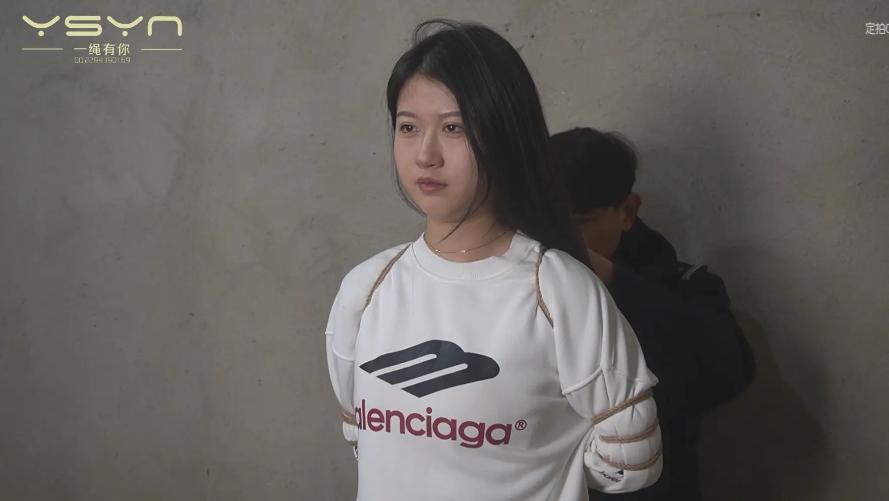【最后的歌声】某知名歌星临刑前接受记者采访时说出了有个小小心愿行刑前想唱歌