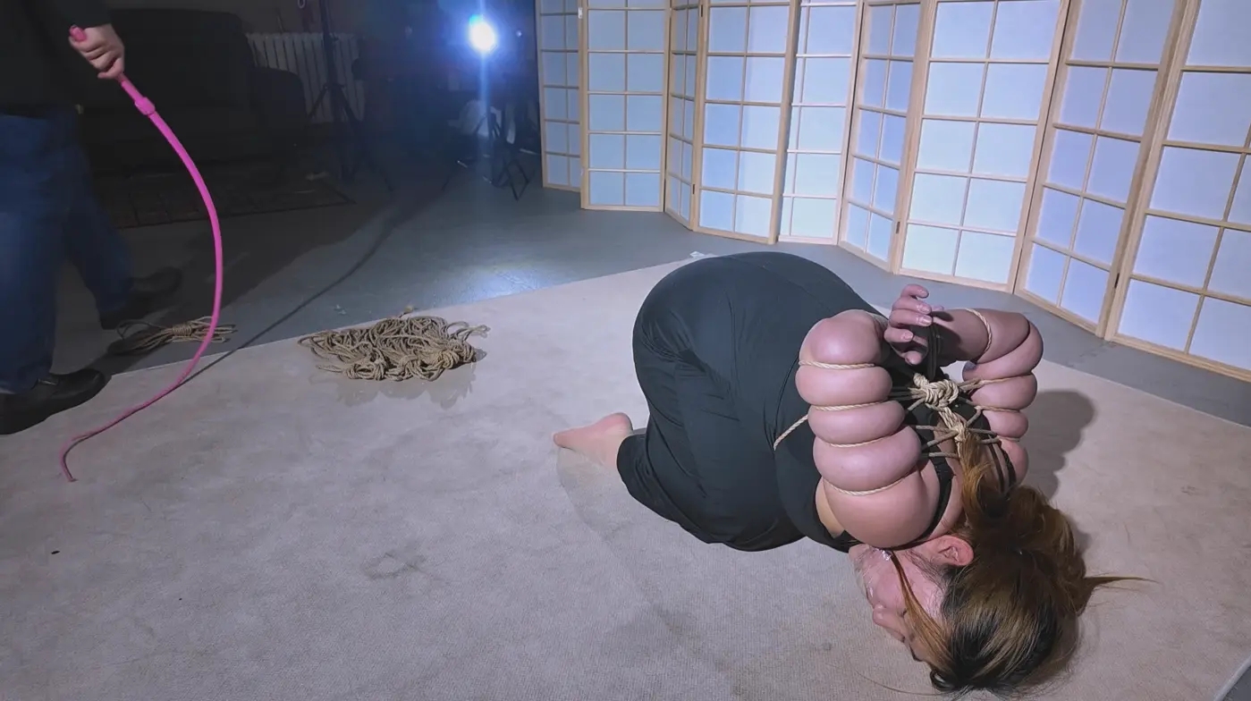 (空虚大公子) 肉嘟嘟的小m琳琳调教初体验