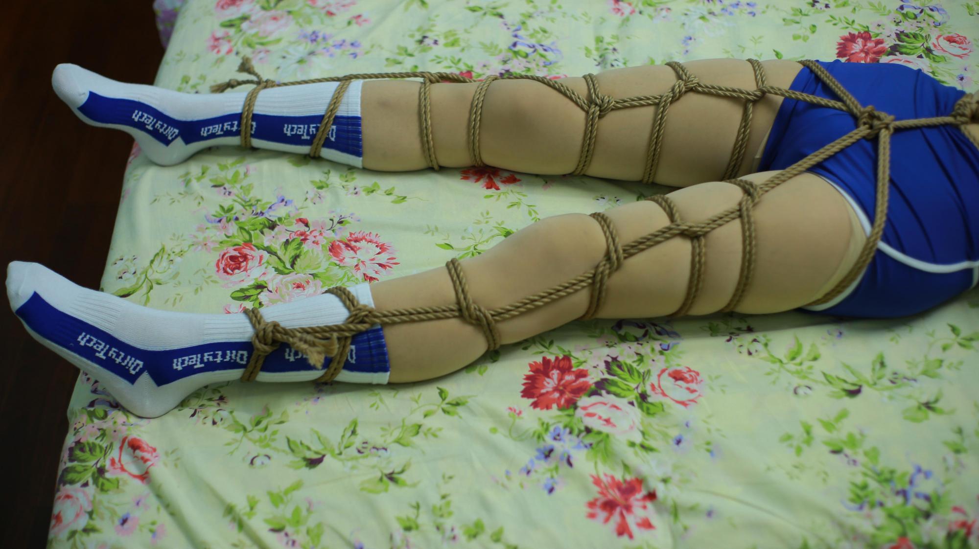 体操服绑床调教