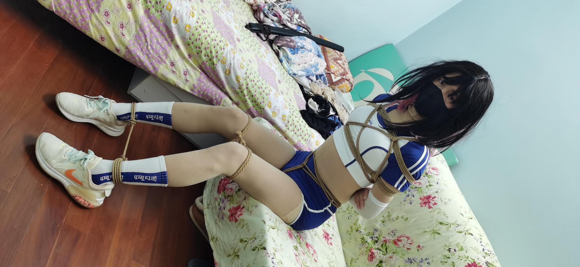 体操服绑床调教