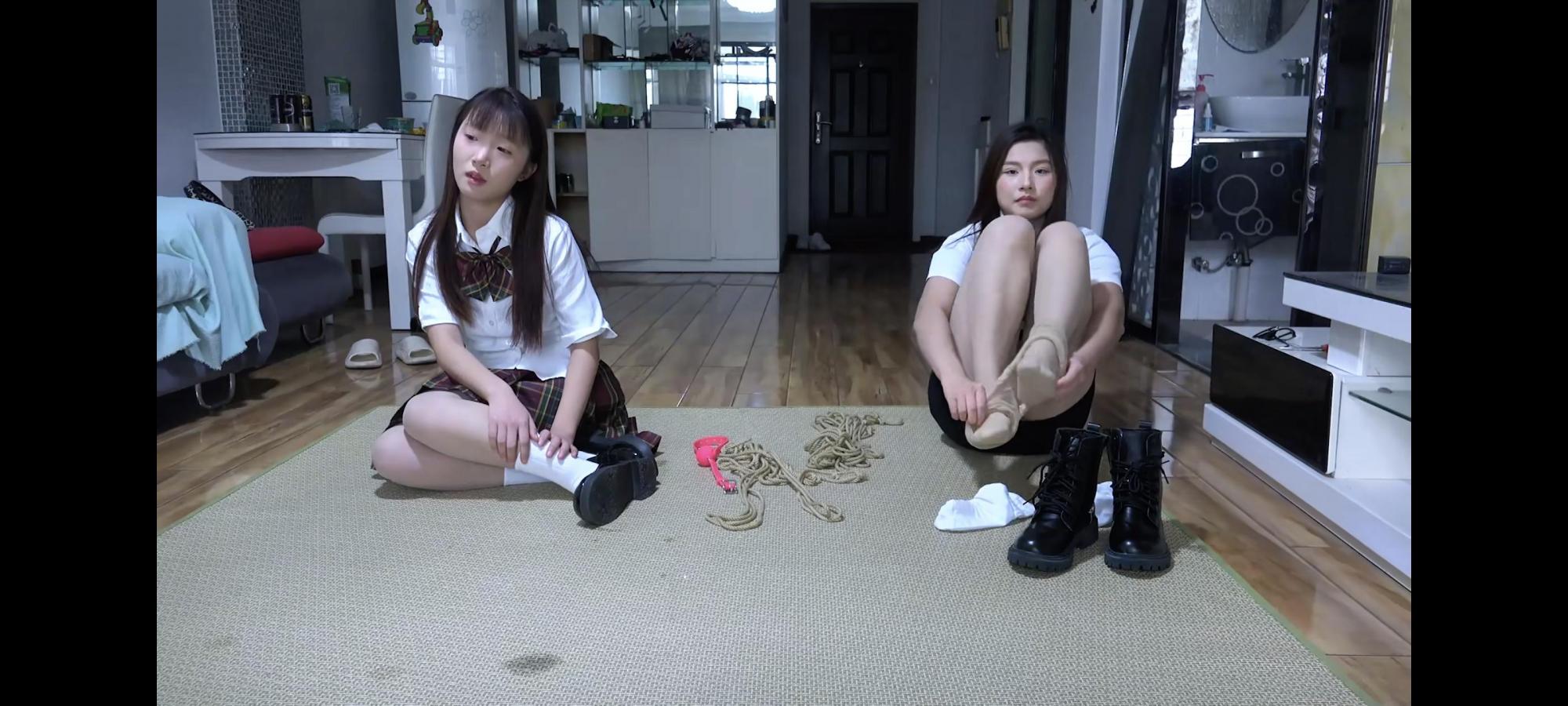 双人作-入室捆绑，原味白袜、丝袜口球堵嘴