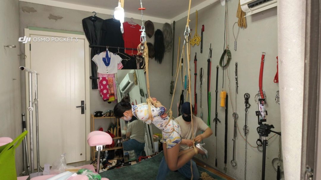 文慧空姐服吊缚，灰丝银高