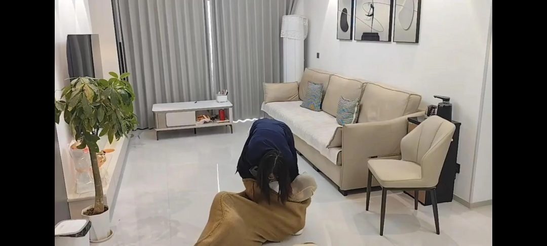 捆绑装袋，丝袜套头