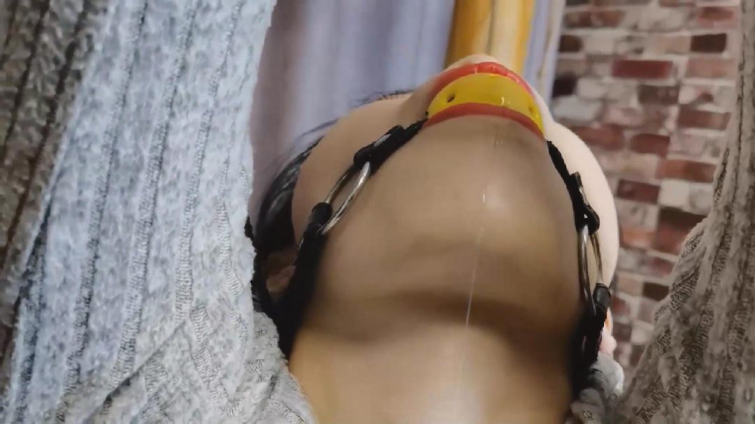 高价定拍：上班玩手机的代价