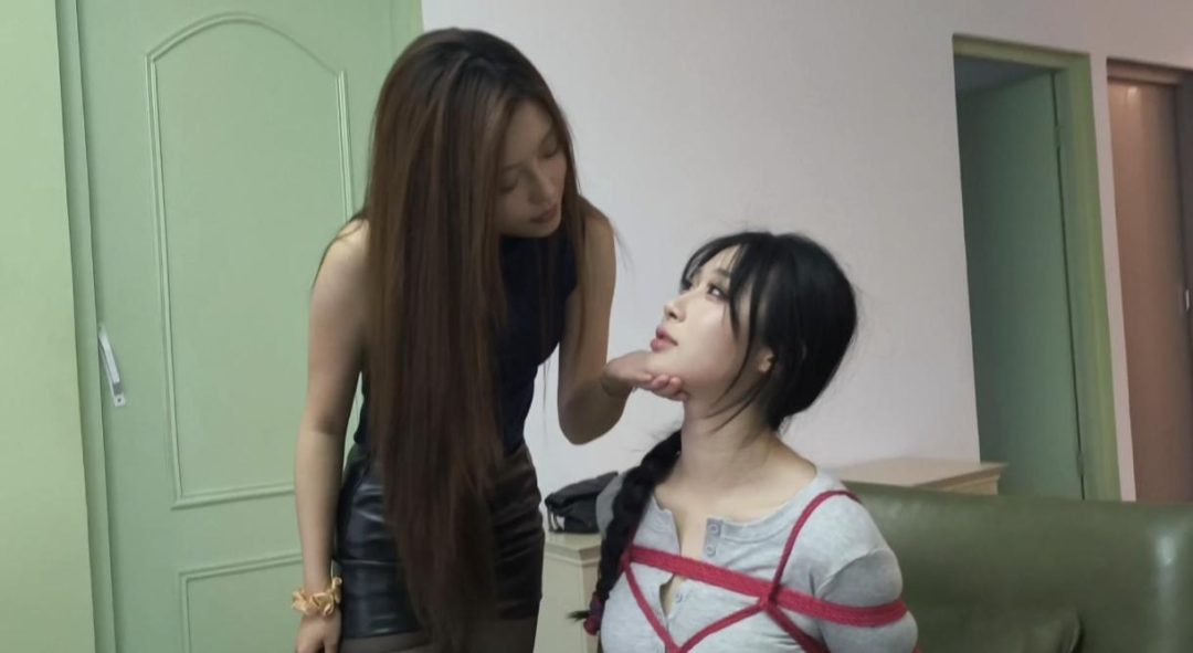 【禾一原创】（私人订制)《职场霸凌》超绝双人 霸道白领御姐vs纯欲甜妹 挣扎的幅度刚刚好