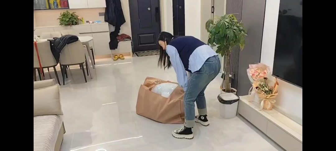 送货上门的女人